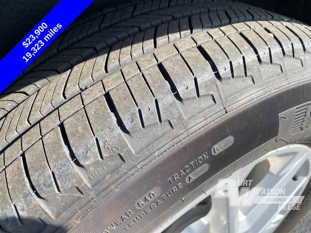 Used 2024 Chevrolet Equinox LT w/ LPO, Floor Liner Package FWD image 17