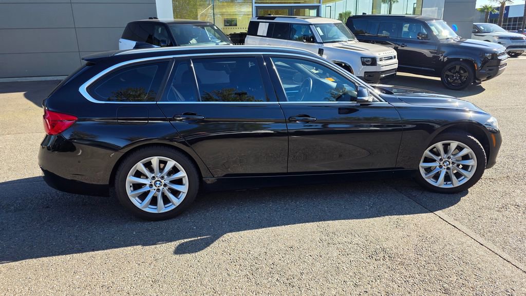 Used 2017 BMW 330i xDrive Wagon AWD/4WD image 7
