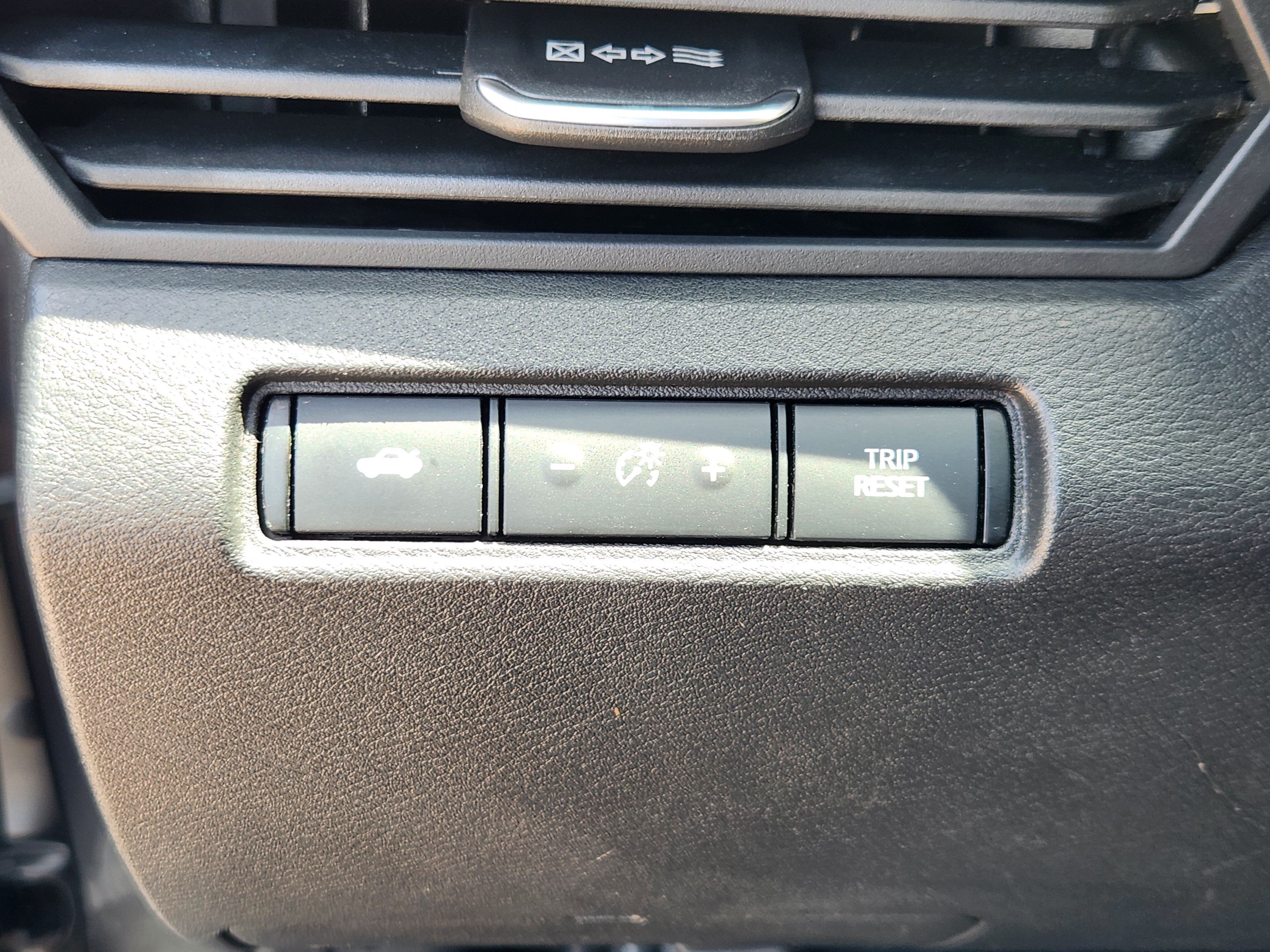 Used 2019 Nissan Altima 2.5 SR w/ SR Premium Package FWD image 24