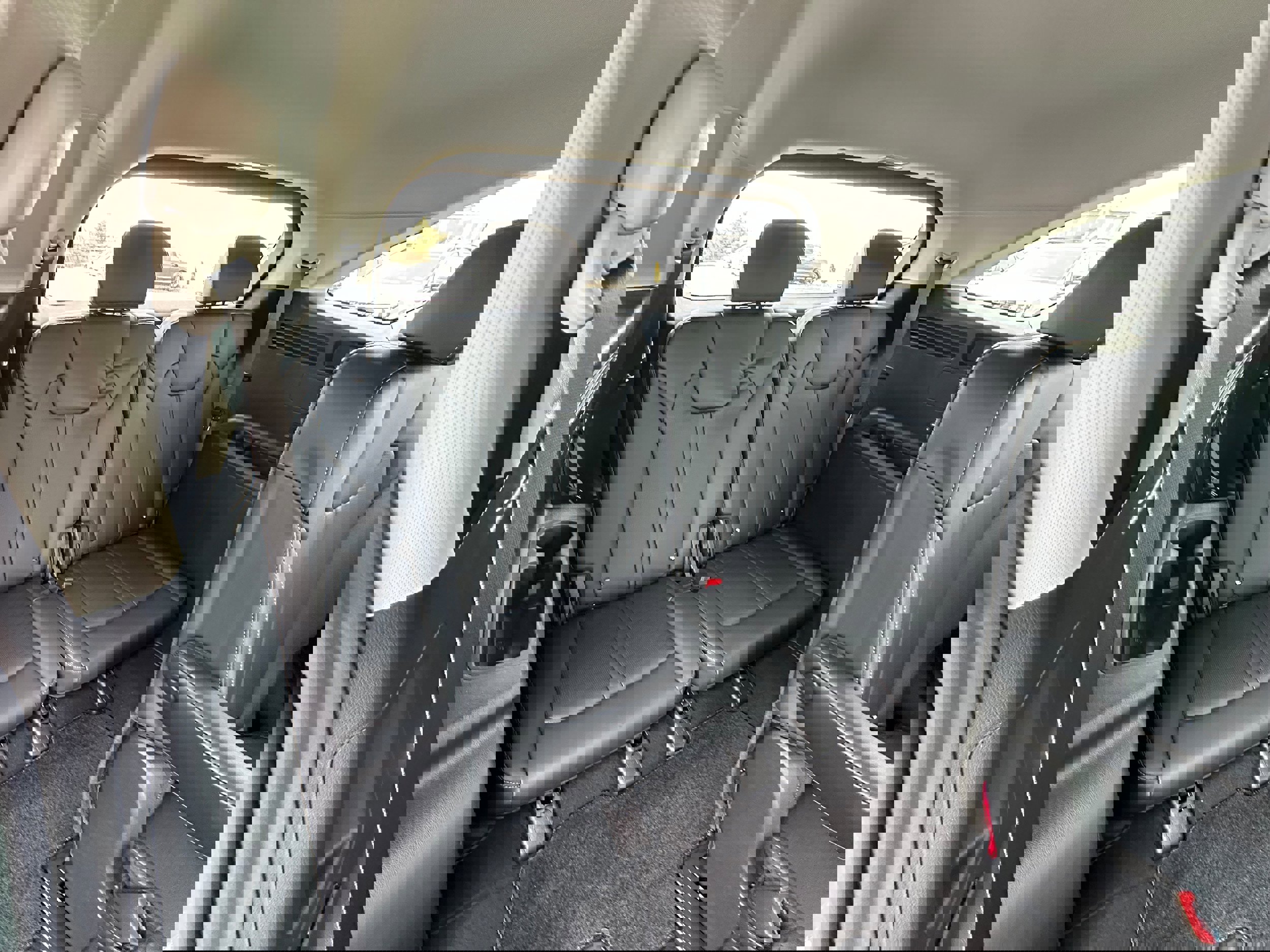 Used 2025 Kia Sorento EX image 25