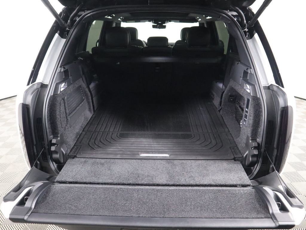 New 2026 Land Rover Range Rover Long Wheelbase SE image 30
