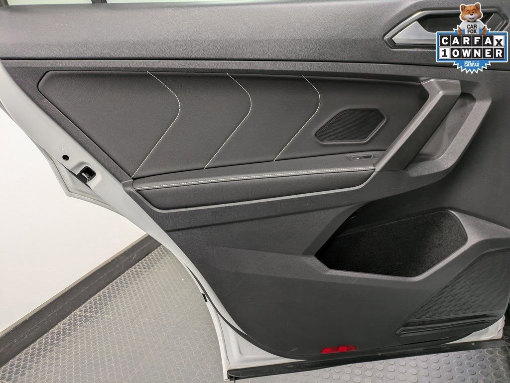 Used 2022 Volkswagen Tiguan SE R-Line image 24