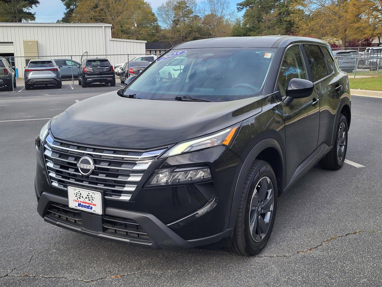 Used 2025 Nissan Rogue SV image 7
