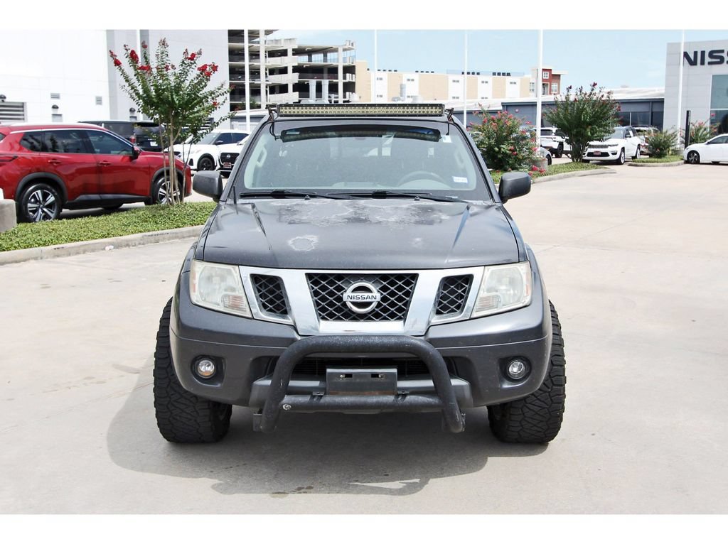 Used 2015 Nissan Frontier SV RWD image 2