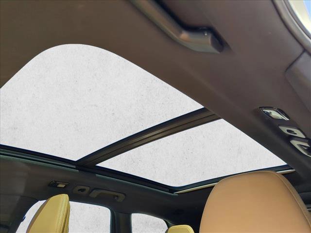 Certified 2023 Volvo XC60 B5 Ultimate w/ Climate Package image 16