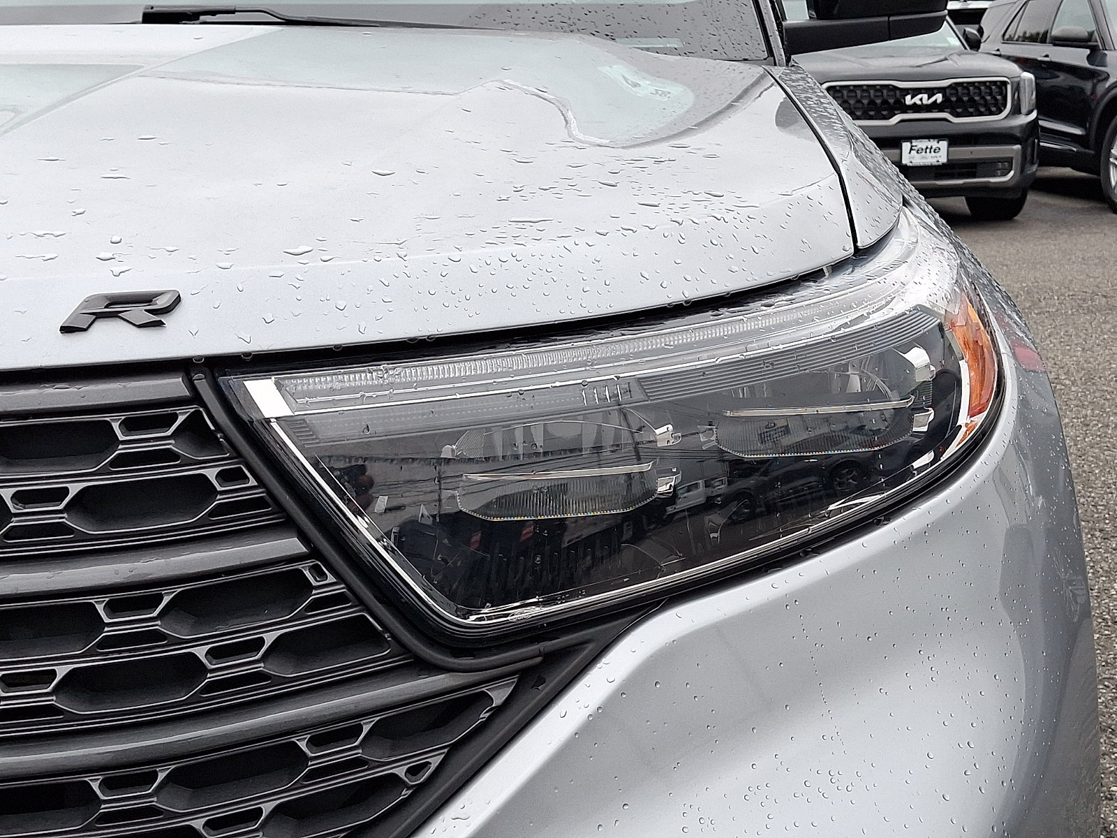 Used 2022 Ford Explorer XLT w/ Equipment Group 202A AWD/4WD image 9