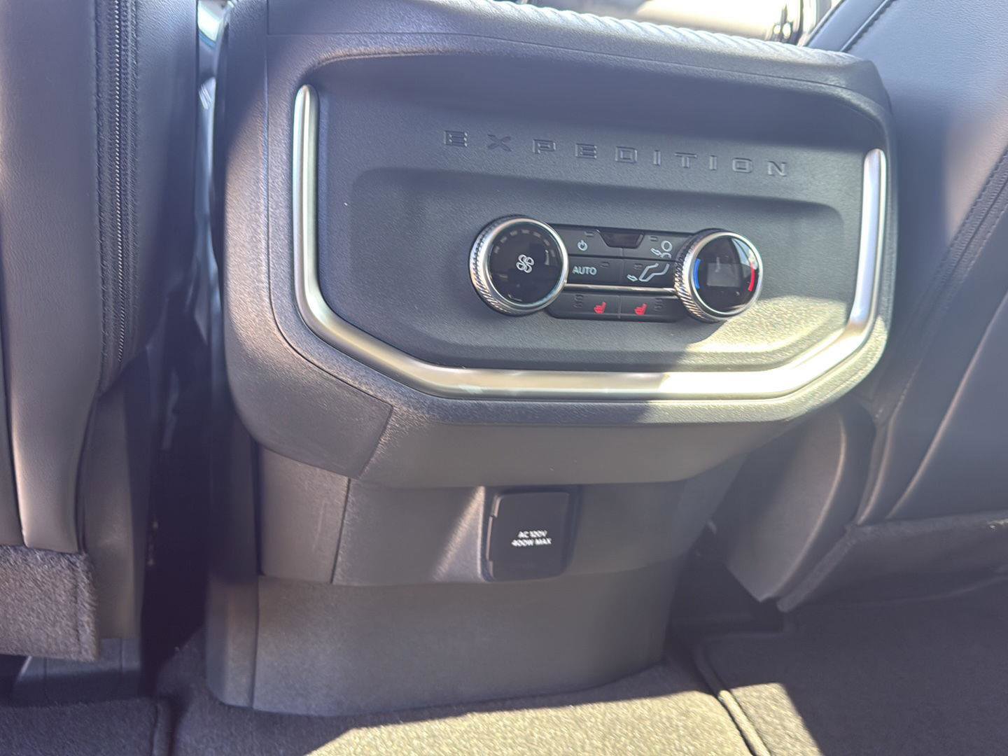 New 2025 Ford Expedition Max Platinum w/ Driver's Package image 14