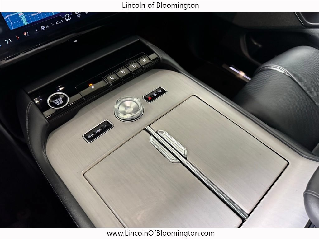 Used 2025 Lincoln Navigator L Reserve AWD/4WD image 30
