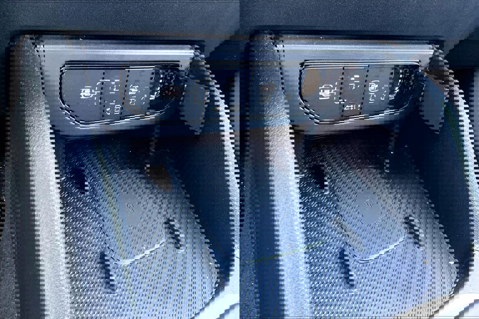 Used 2025 Kia K4 GT-Line w/ GT-Line Sunroof Package image 35