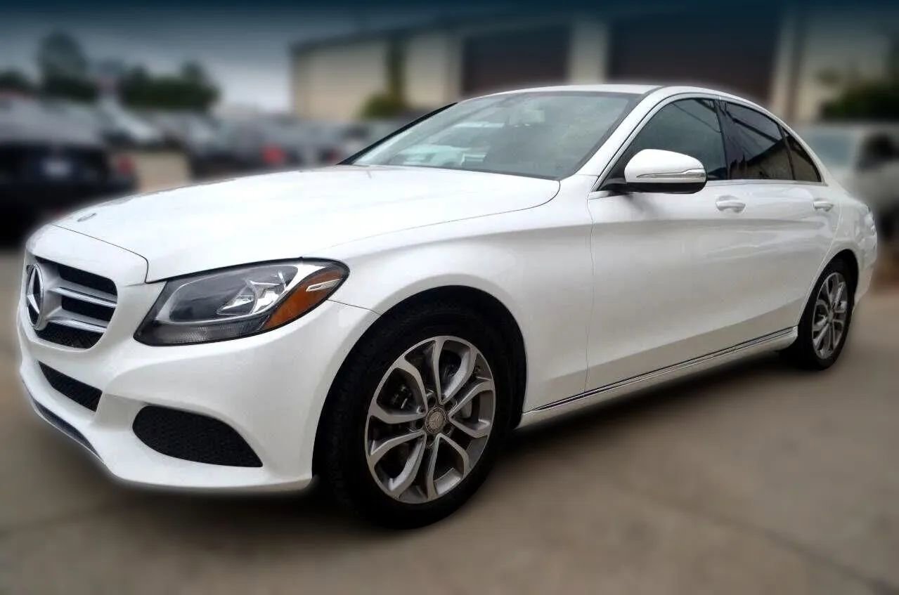 Used 2015 Mercedes-Benz C 300 Sedan image 3