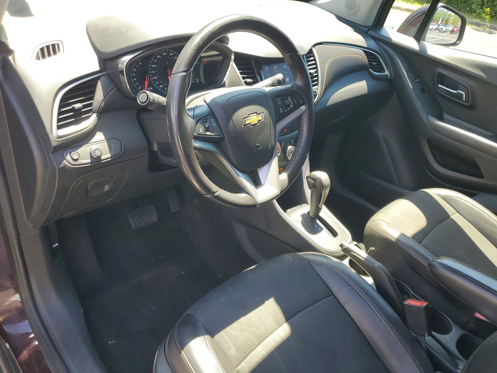 Used 2022 Chevrolet Trax LT w/ Driver Confidence Package AWD/4WD image 6