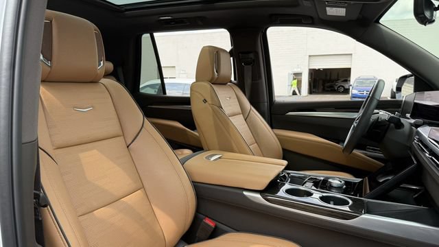 Used 2025 Cadillac Escalade Premium Luxury w/ LPO, Floor Liner Package AWD/4WD image 14
