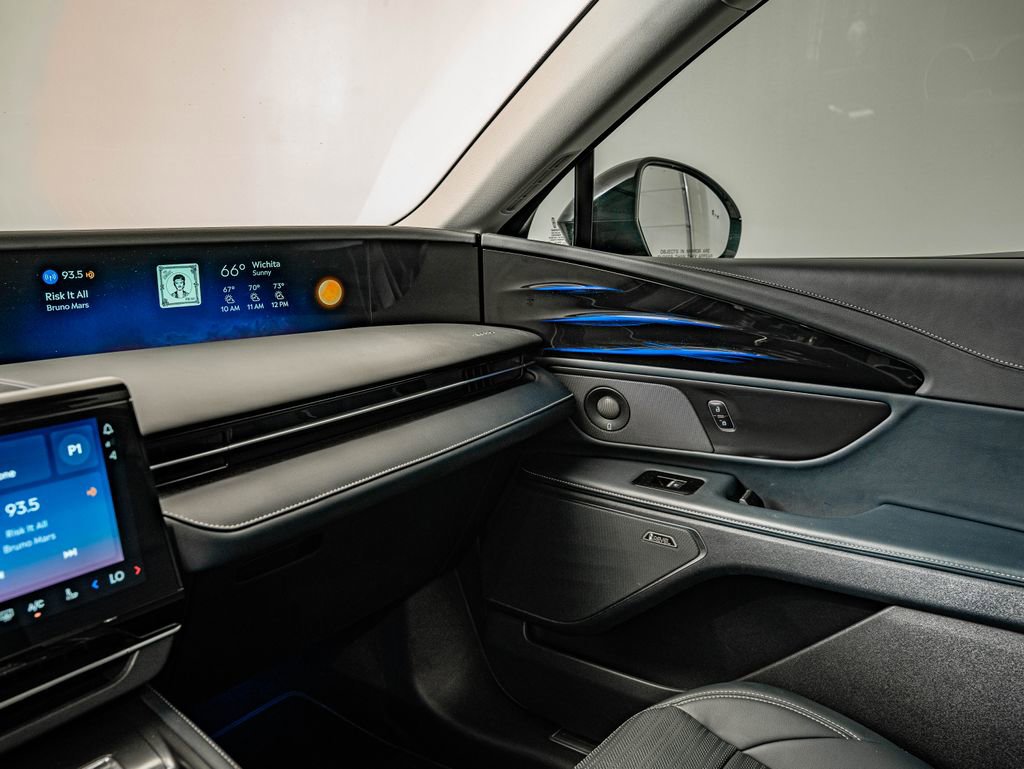 Used 2024 Lincoln Nautilus Reserve w/ Equipment Group 202A image 29