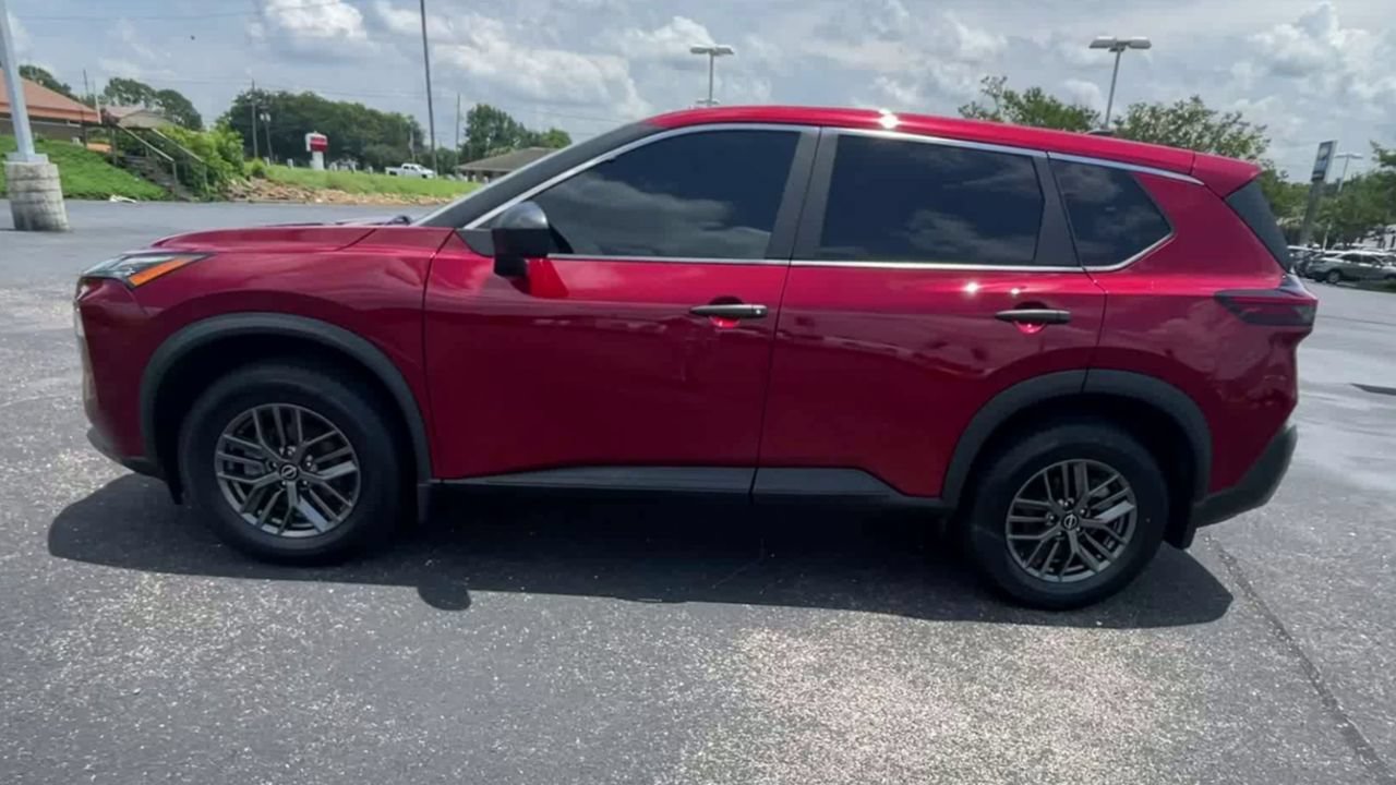 Used 2023 Nissan Rogue S FWD image 5