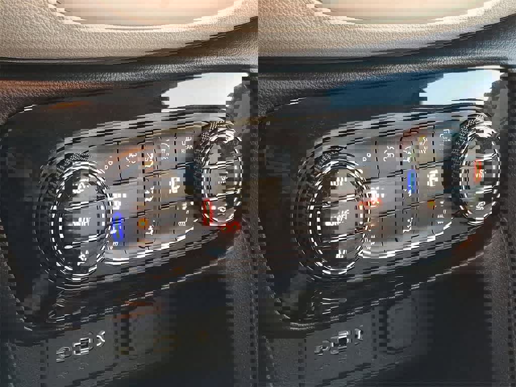 Used 2021 Buick Encore GX Select image 13