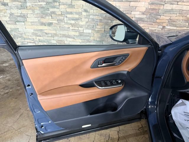 Used 2025 Toyota Crown Signia AWD/4WD image 11
