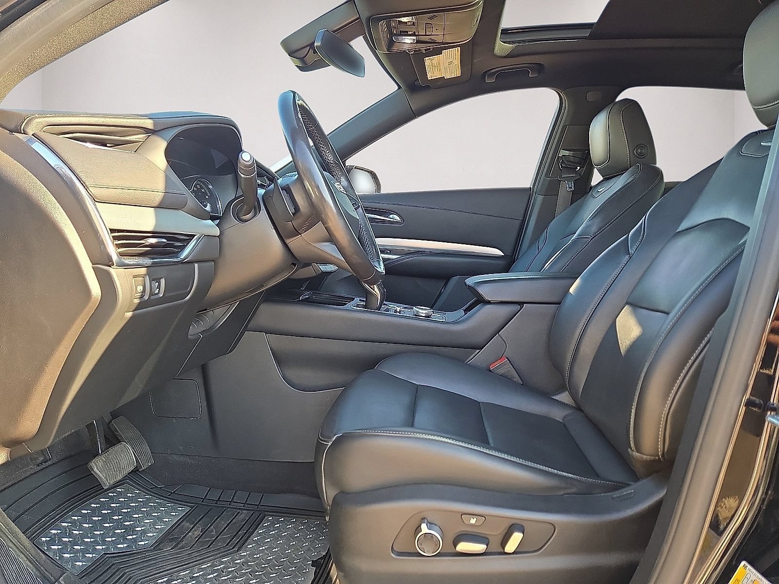 Used 2019 Cadillac XT4 Premium Luxury FWD image 25