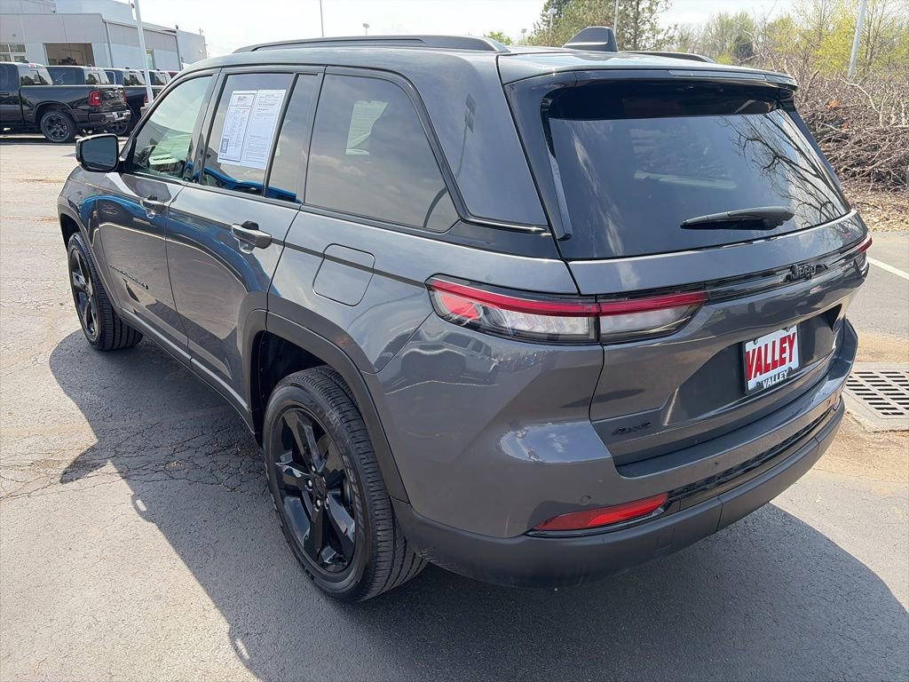 Certified 2024 Jeep Grand Cherokee Altitude image 5