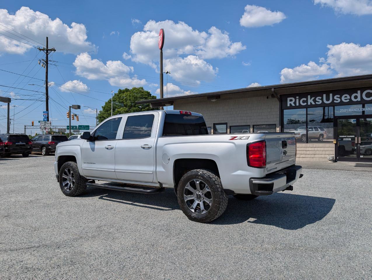 Used 2018 Chevrolet Silverado 1500 LT w/ All Star Edition AWD/4WD image 8