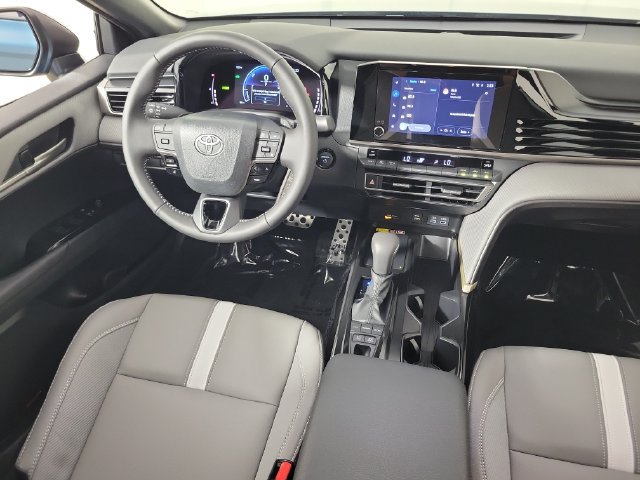 Used 2026 Toyota Camry SE FWD image 15