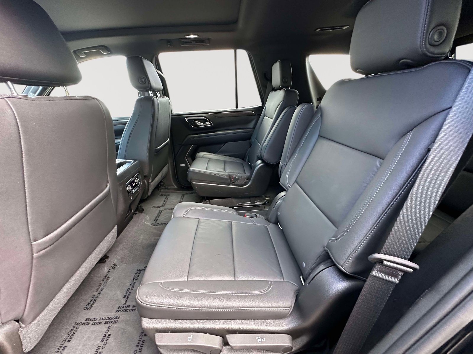 Used 2021 Chevrolet Tahoe Z71 w/ Z71 Off-Road Package AWD/4WD image 33
