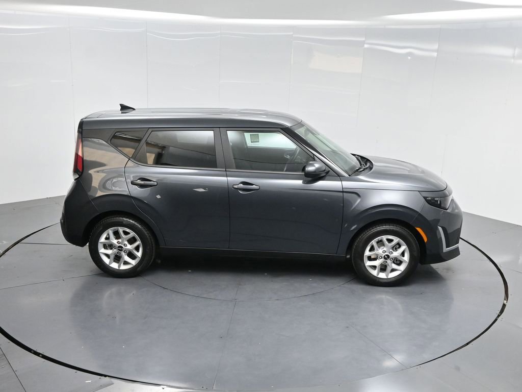 Used 2023 Kia Soul LX w/ LX Technology Package image 48