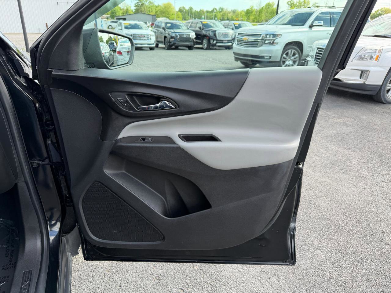 Used 2020 Chevrolet Equinox LS w/ LS Convenience Package FWD image 20