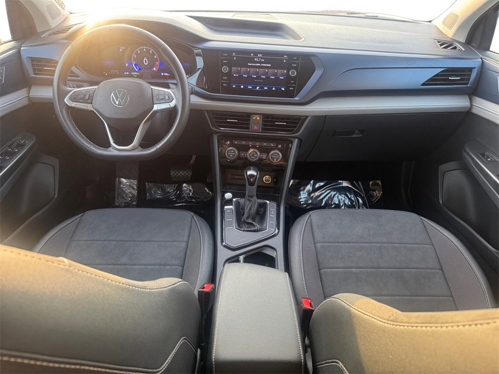 Used 2024 Volkswagen Taos SE image 12