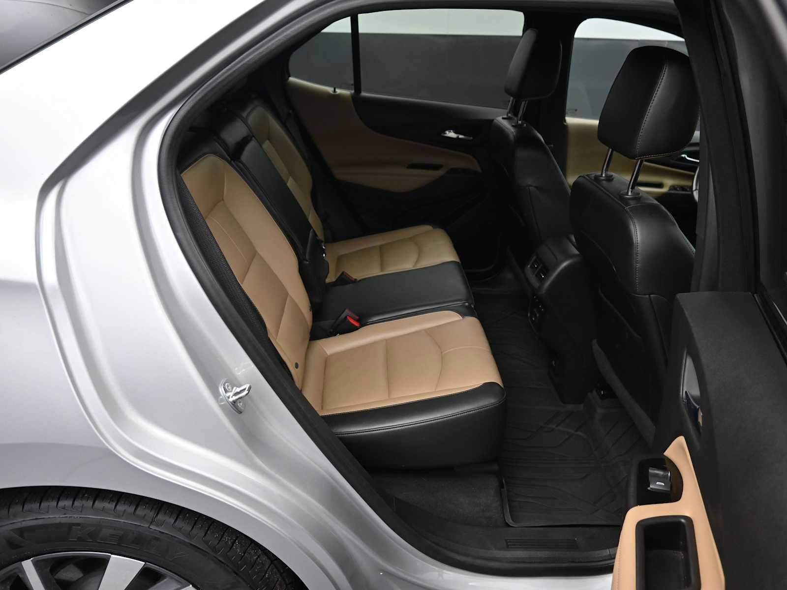 Used 2022 Chevrolet Equinox Premier AWD/4WD image 11