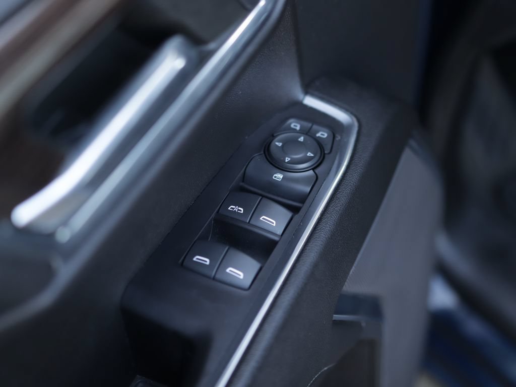 Used 2023 Chevrolet Silverado 1500 LT AWD/4WD image 25