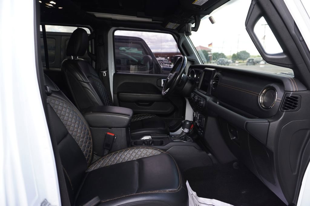 Used 2021 Jeep Wrangler Unlimited Sahara AWD/4WD image 9