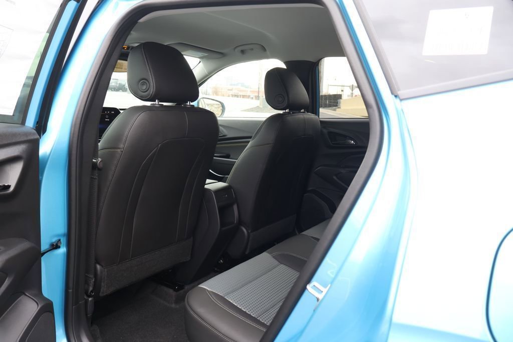 New 2026 Chevrolet Trax LT w/ Driver Confidence Package FWD image 35