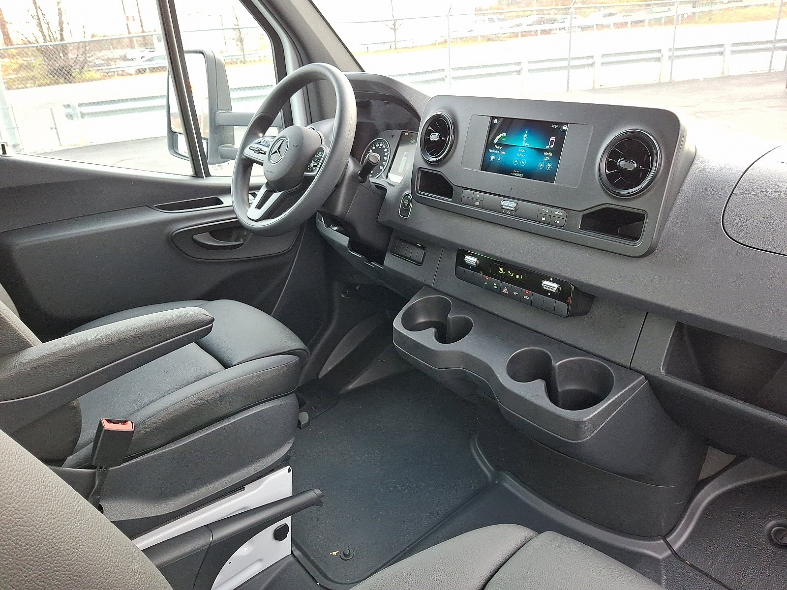 Used 2024 Mercedes-Benz Sprinter 4500 image 12