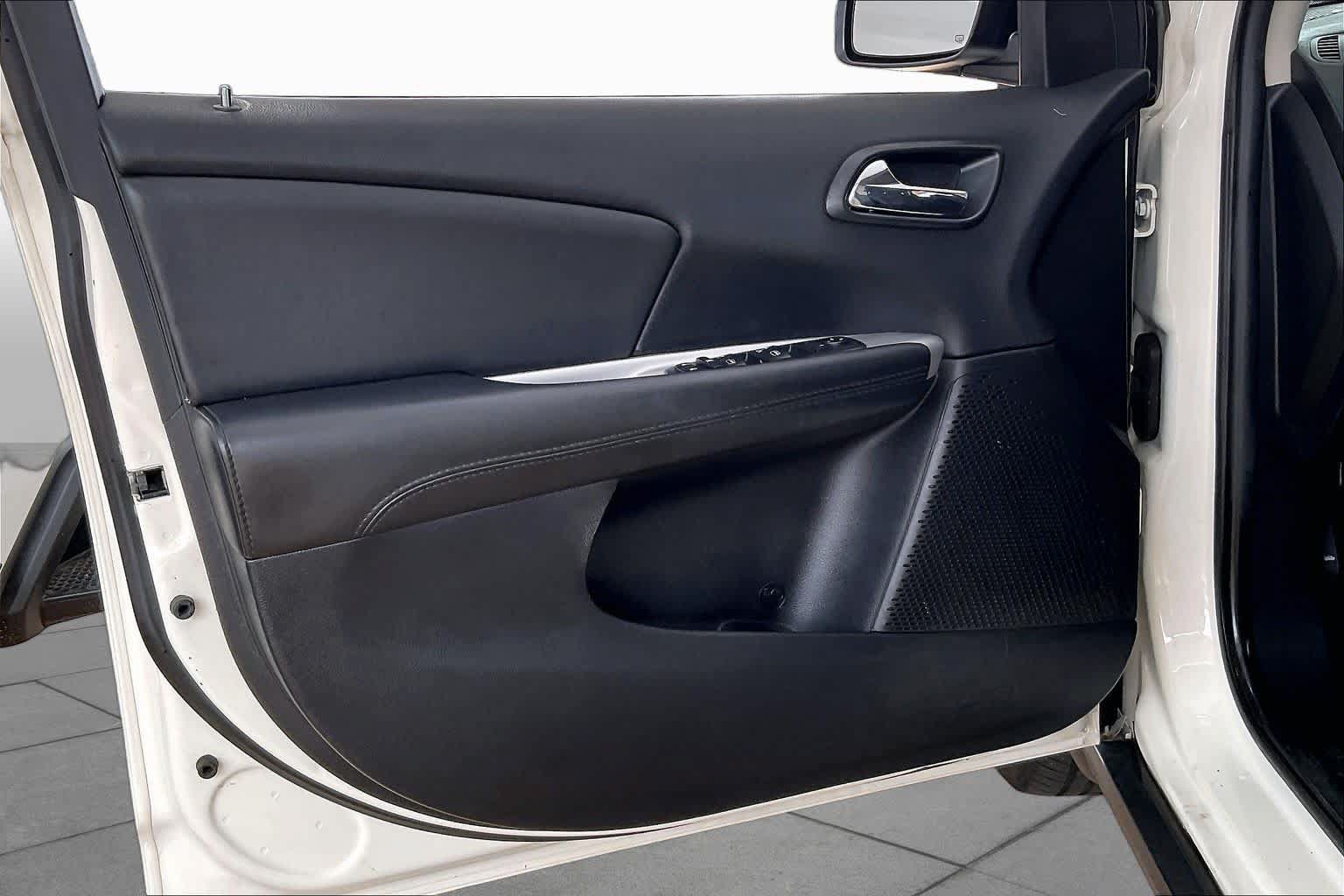 Used 2018 Dodge Journey SE w/ Popular Equipment Group FWD image 21