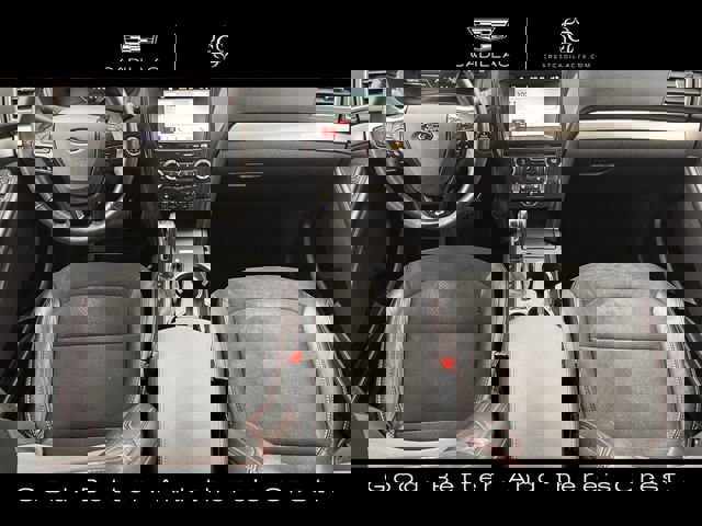 Used 2018 Ford Explorer XLT w/ Equipment Group 202A image 10