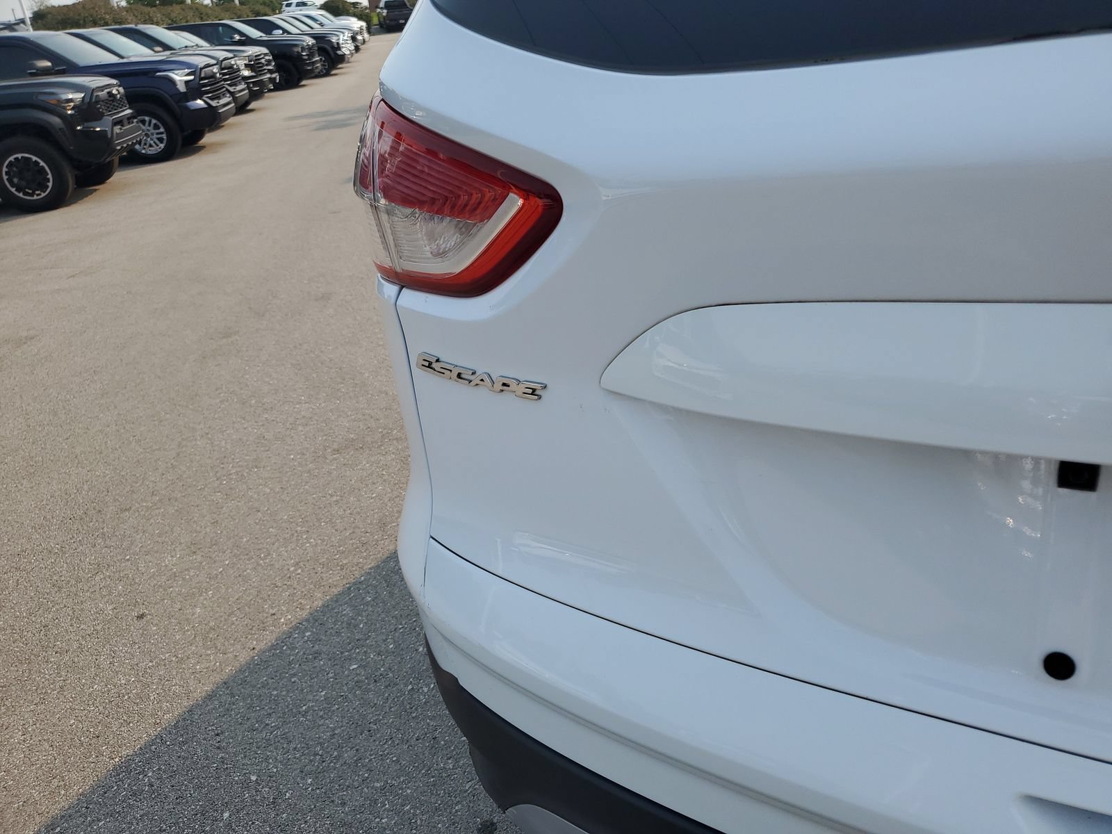 Used 2014 Ford Escape SE w/ Equipment Group 201A FWD image 7