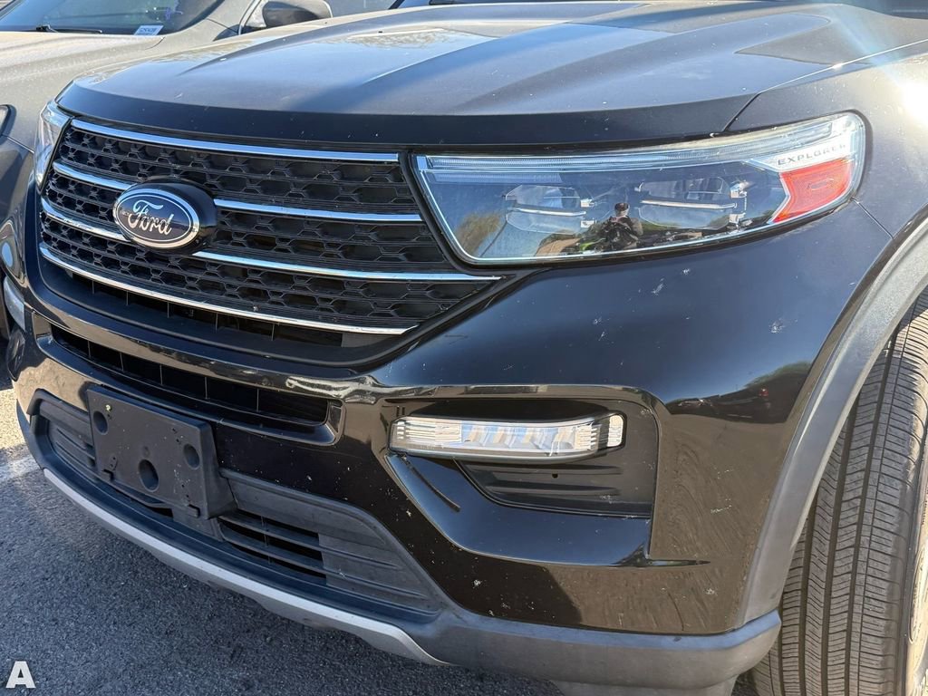 Used 2021 Ford Explorer XLT w/ Equipment Group 202A image 8