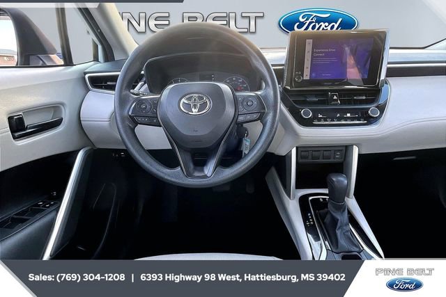 Used 2023 Toyota Corolla Cross L image 5