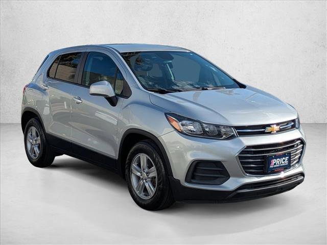 Used 2022 Chevrolet Trax LS w/ Tint and Cruise Package image 3