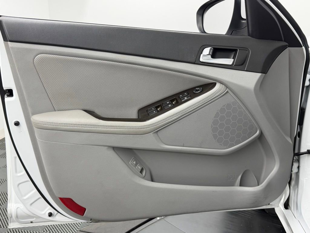 Used 2015 Kia Optima EX image 17