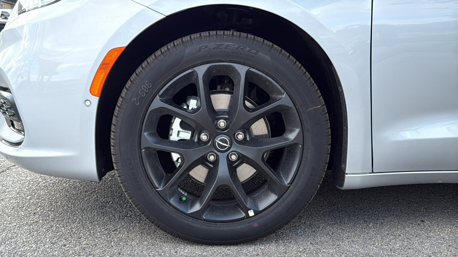 New 2026 Chrysler Pacifica Select FWD image 24