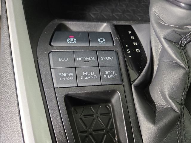 Used 2025 Toyota RAV4 XLE AWD/4WD image 26