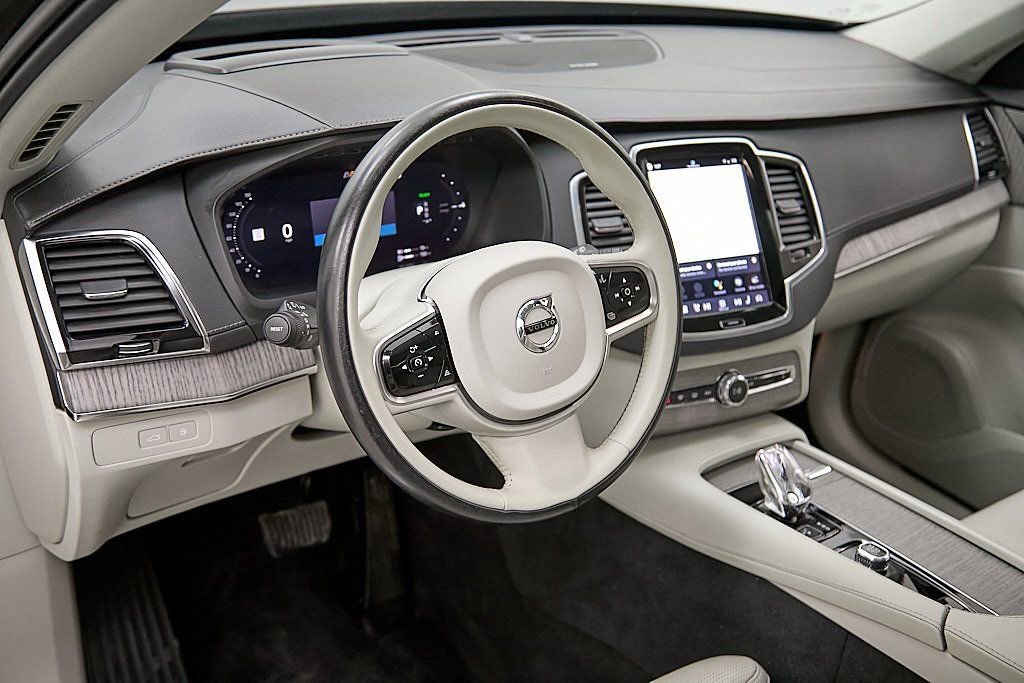 Certified 2023 Volvo XC90 T8 Ultimate image 13
