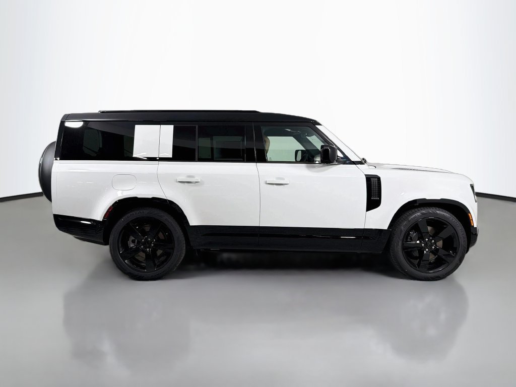 New 2026 Land Rover Defender 130 X-Dynamic SE AWD/4WD image 4