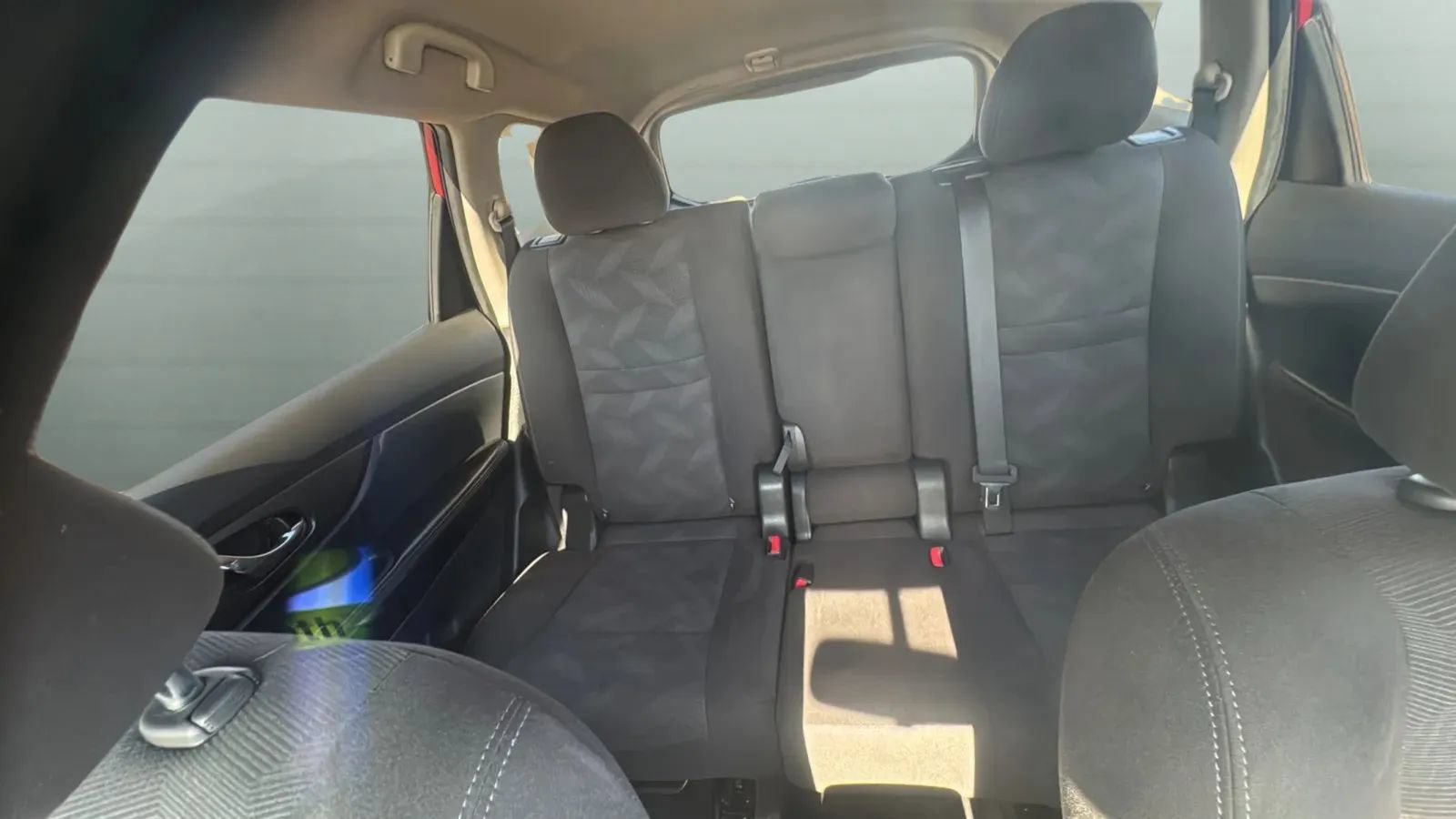 Used 2016 Nissan Rogue SV FWD image 26