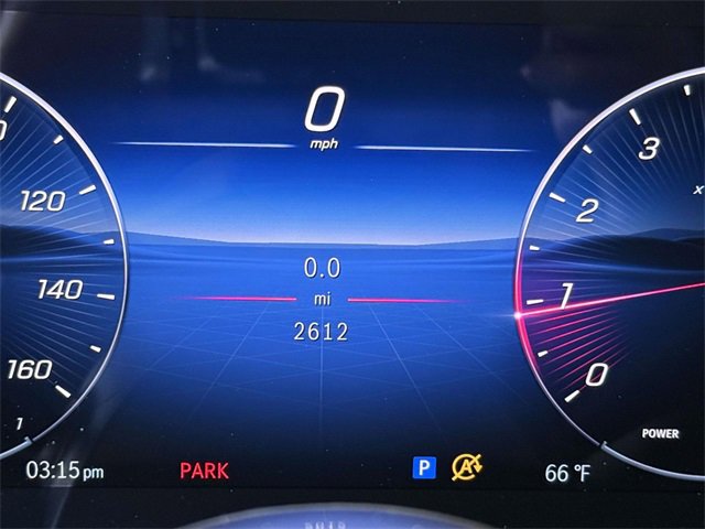 Used 2025 Mercedes-Benz GLC 300 4MATIC image 5