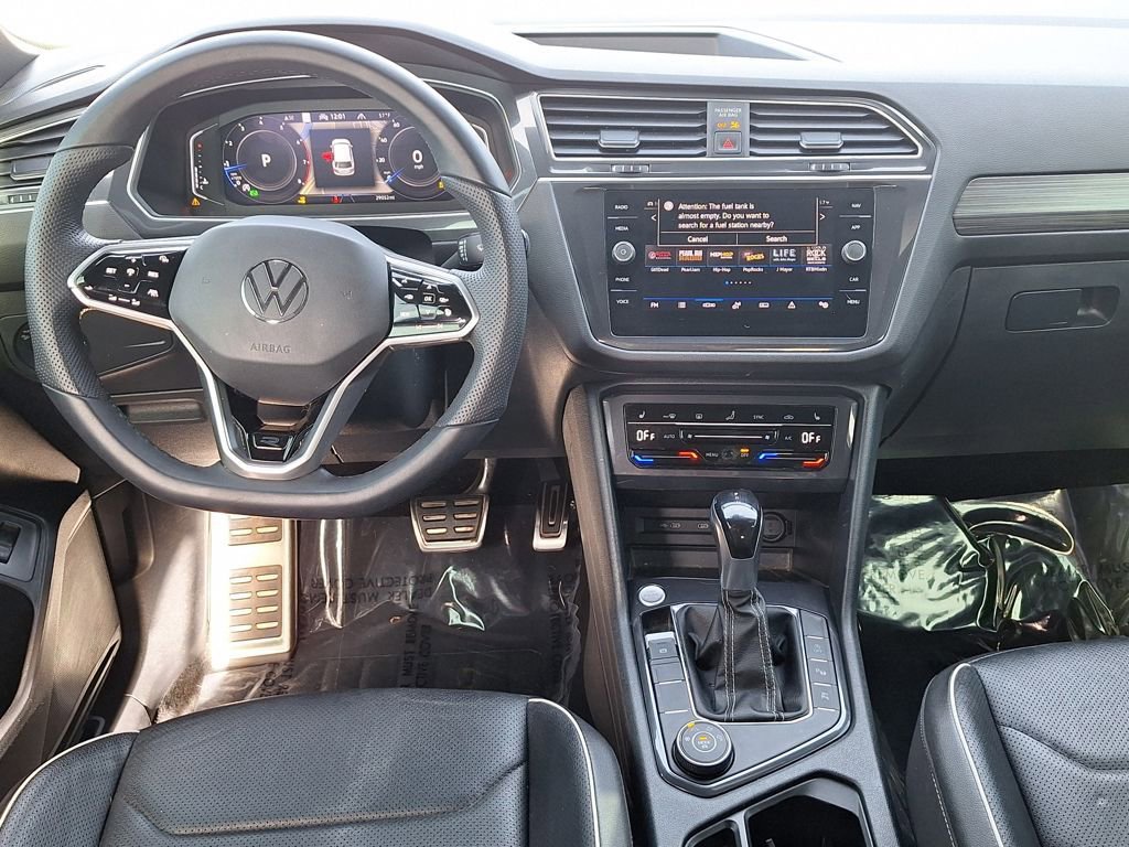 Used 2022 Volkswagen Tiguan SEL R-Line image 13