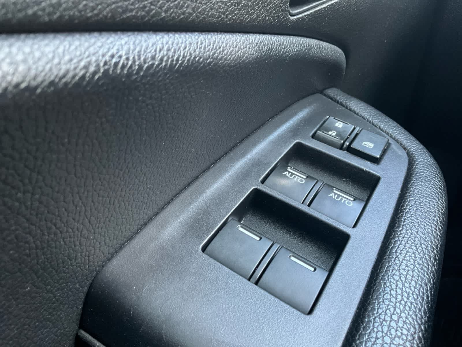Used 2019 Honda Pilot Touring image 16
