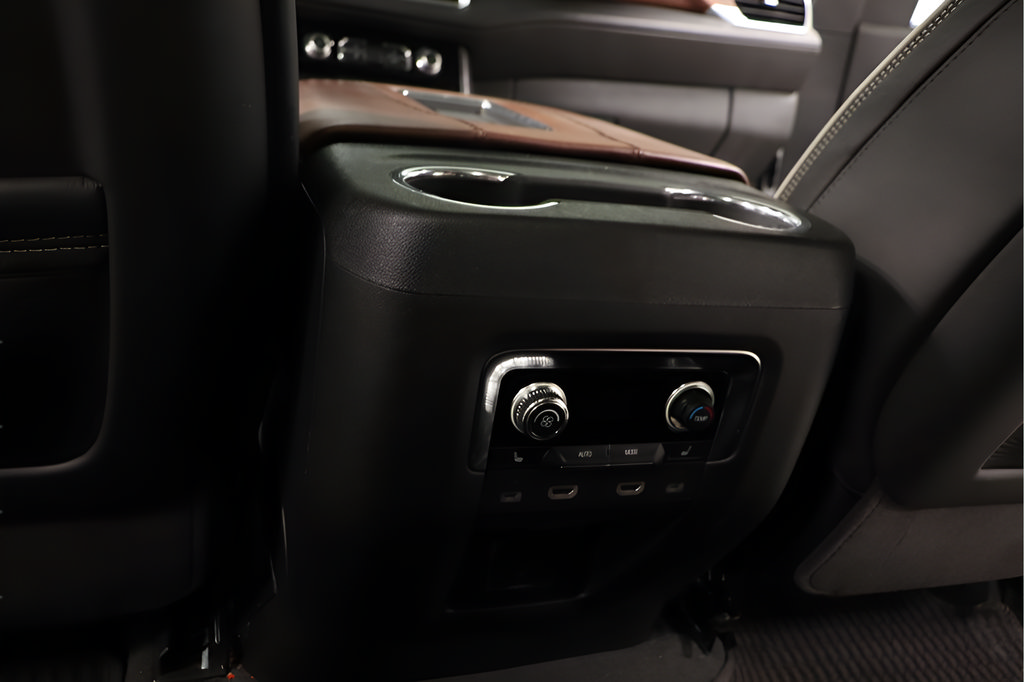 Used 2023 GMC Yukon Denali Ultimate AWD/4WD image 25