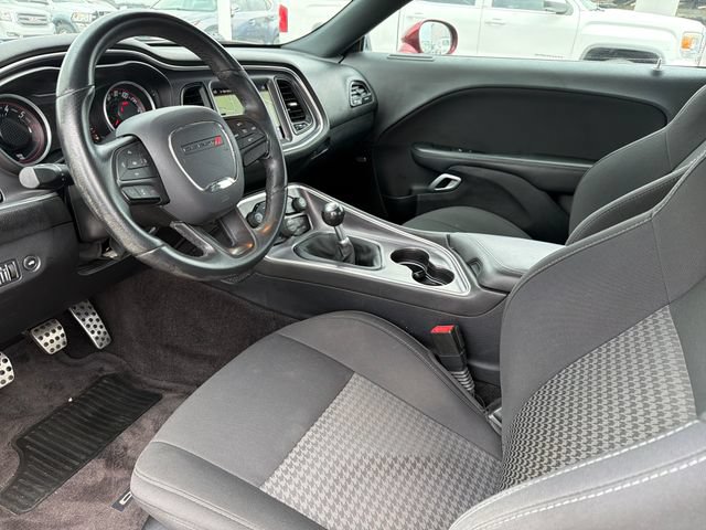 Used 2017 Dodge Challenger R/T RWD image 18